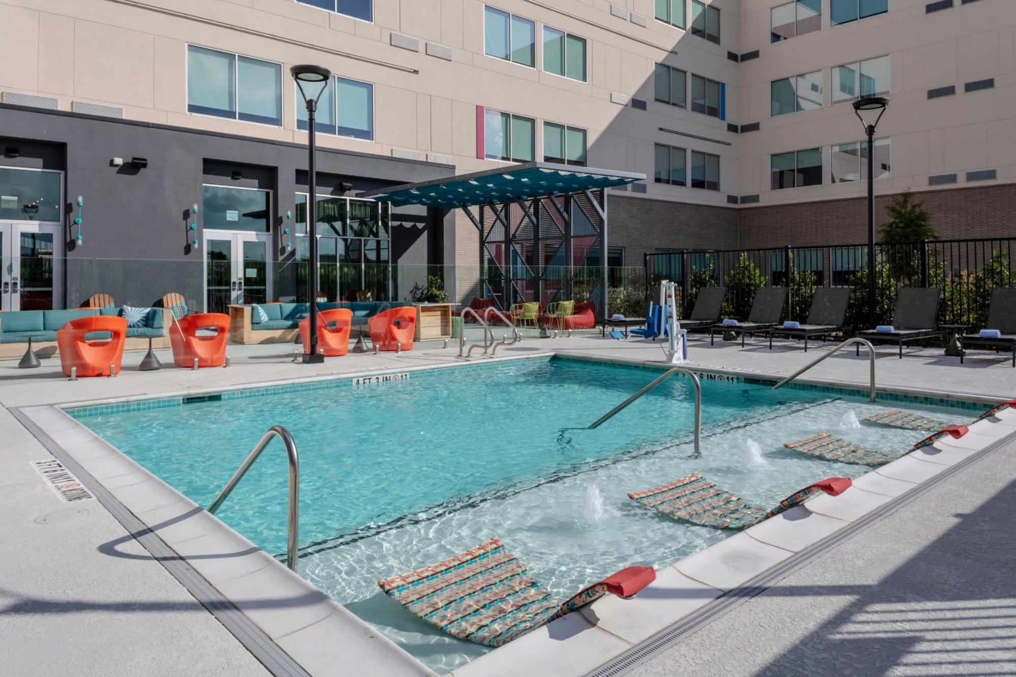 Aloft Dallas Arlington South エクステリア 写真